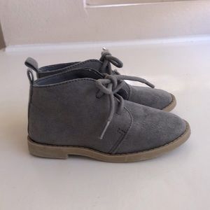 Oxford style lace up shoes